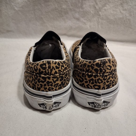 🌎 Vans || Classic Slip-On Sneaker - Picture 4 of 8